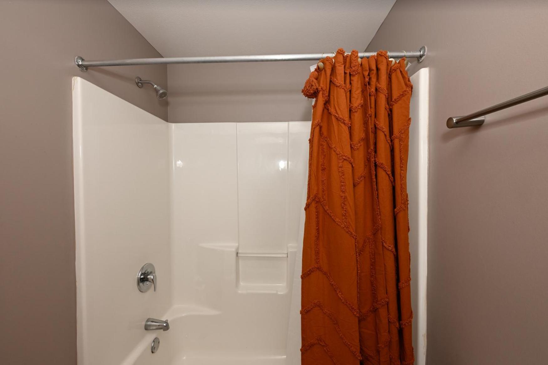 2 Bath Prkg+Gym+Sauna Perk Plaza +30 Day Cleveland Bagian luar foto