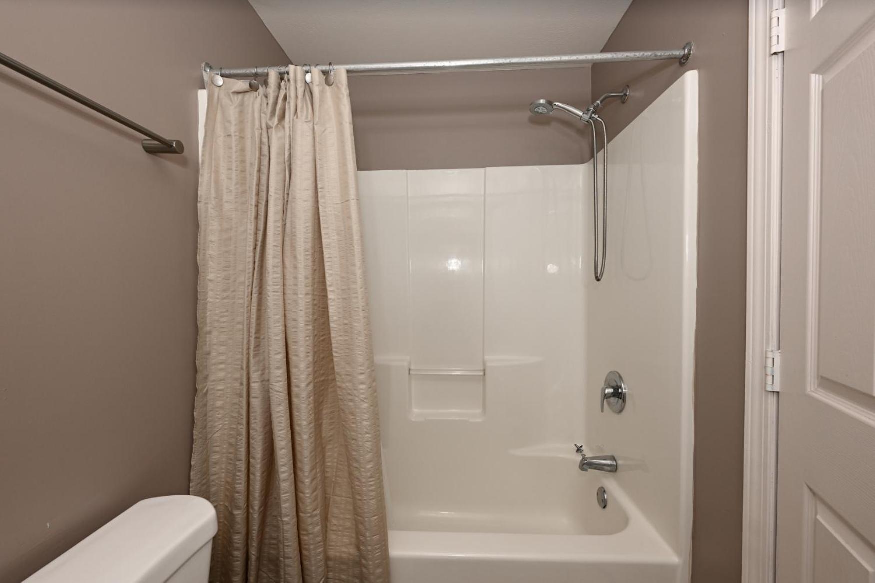 2 Bath Prkg+Gym+Sauna Perk Plaza +30 Day Cleveland Bagian luar foto