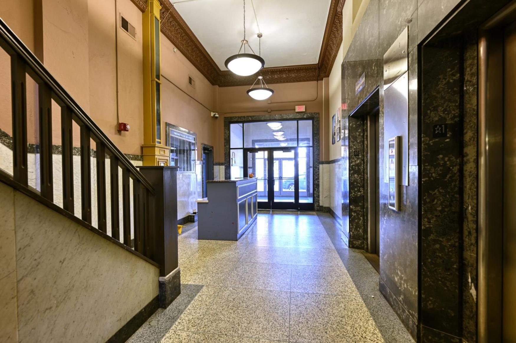 2 Bath Prkg+Gym+Sauna Perk Plaza +30 Day Cleveland Bagian luar foto