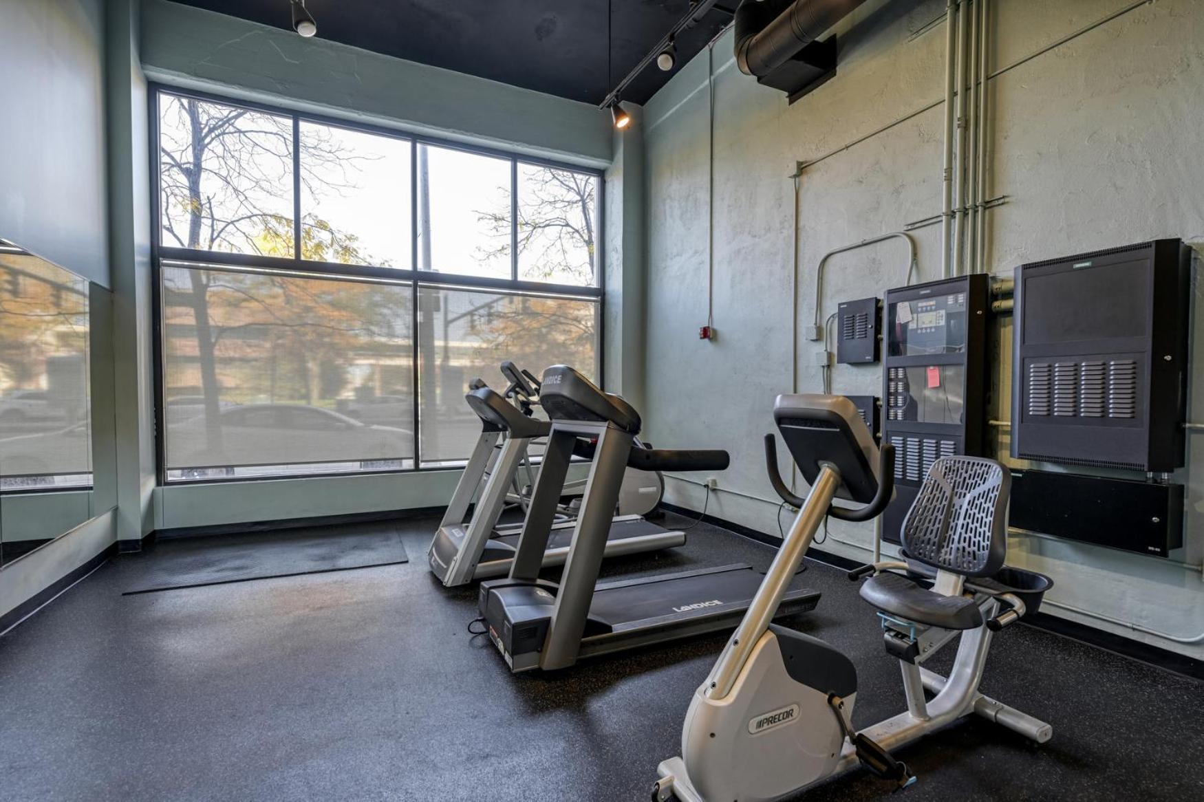 2 Bath Prkg+Gym+Sauna Perk Plaza +30 Day Cleveland Bagian luar foto