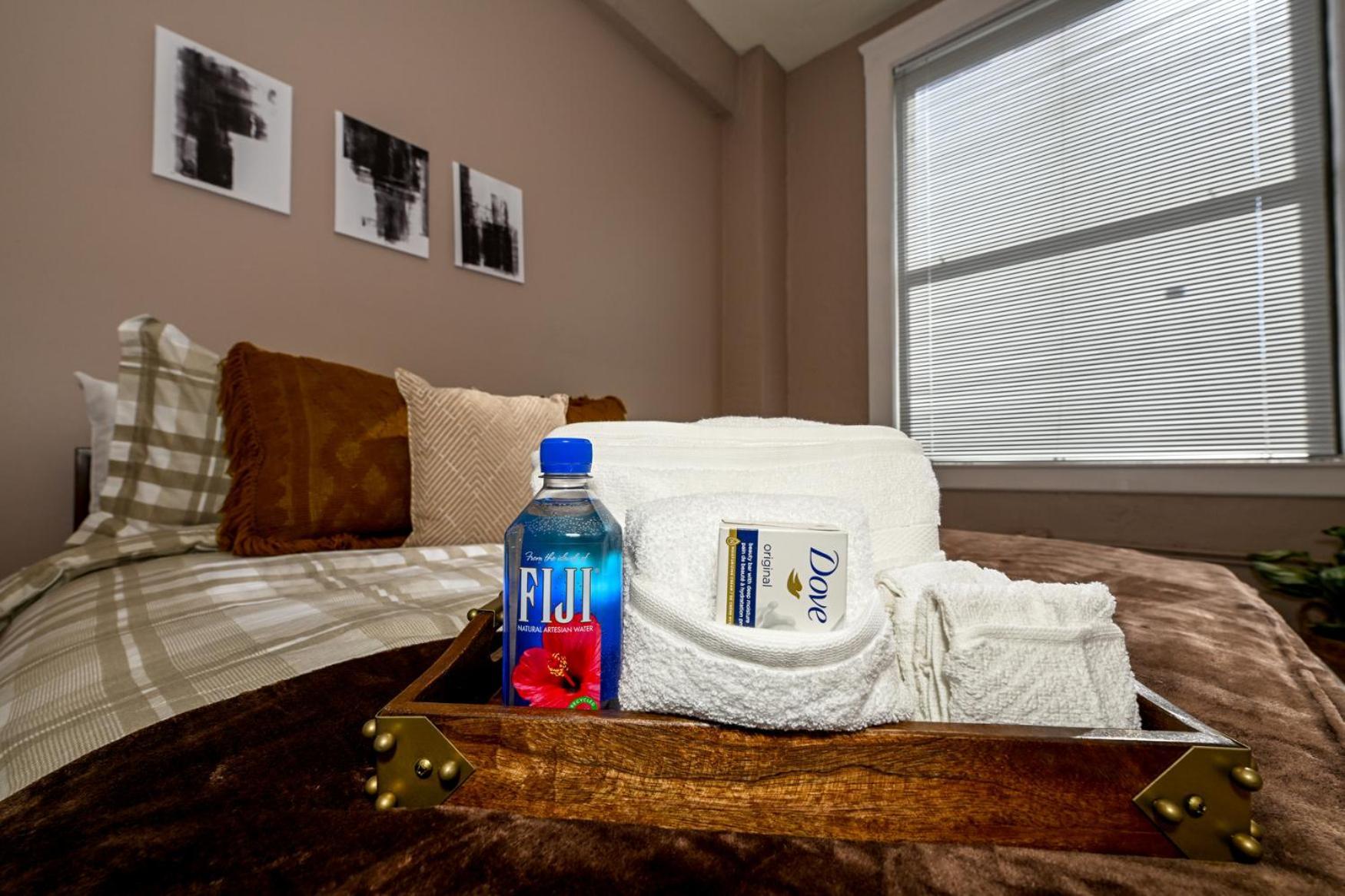 2 Bath Prkg+Gym+Sauna Perk Plaza +30 Day Cleveland Bagian luar foto